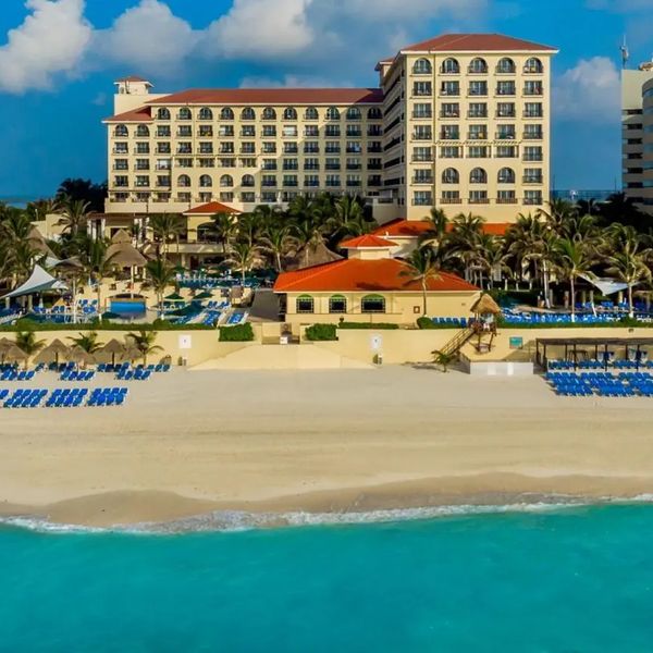 GR Solaris Cancun
