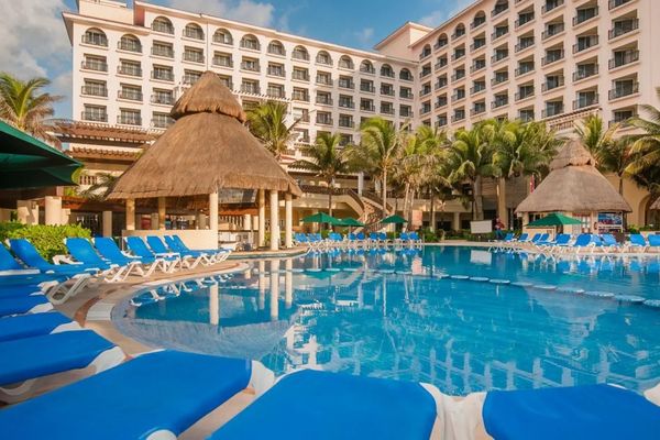GR Solaris Cancun