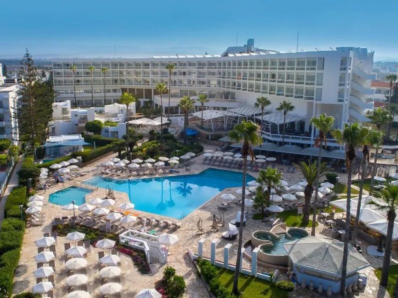 Leonardo Plaza Cypria Maris Beach Hotel & Spa