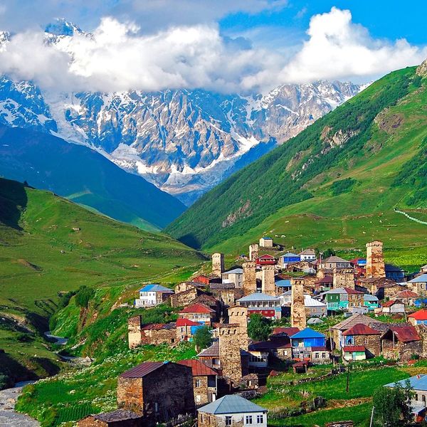 Swańskie Tajemnice U Podnóża Kaukazu