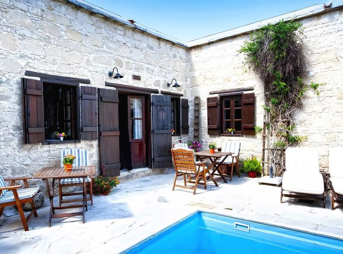 Leonidas Village Houses