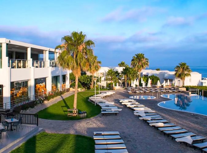 Theo Sunset Bay Holiday Village