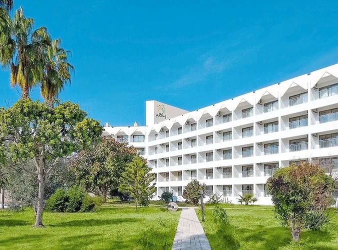 Serra Park (ex Side Ally)