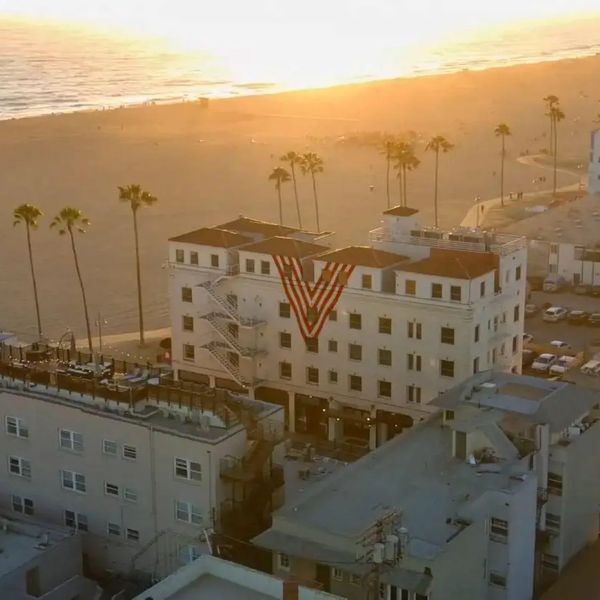 Venice V (ex. Waldorf) — Venice East, Stany Zjednoczone