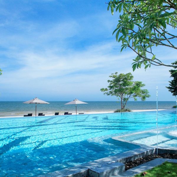 Baba Beach Club by Sri Panwa — Cha Am, Tajlandia