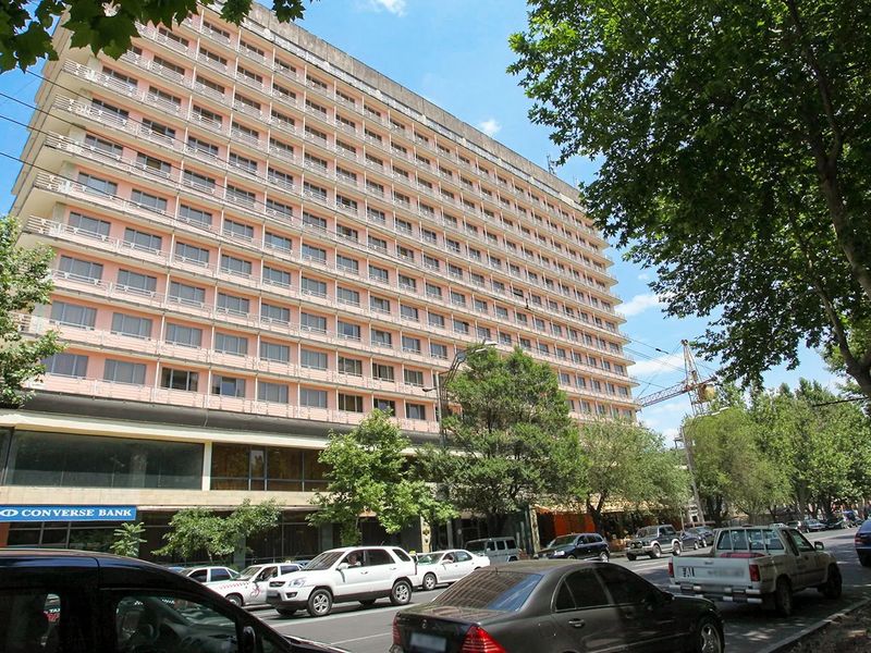 Ani Plaza
