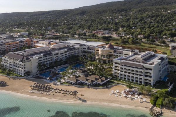 Iberostar Waves Rose Hall Beach