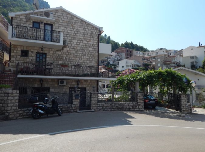 Teodora Apartments