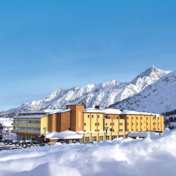 Grand Hotel Miramonti — Passo del Tonale, Włochy