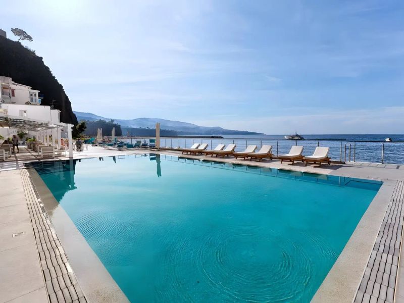 Alimuri Bay Resort