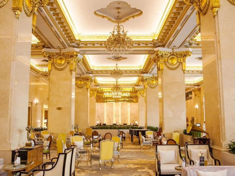 Grand Plaza