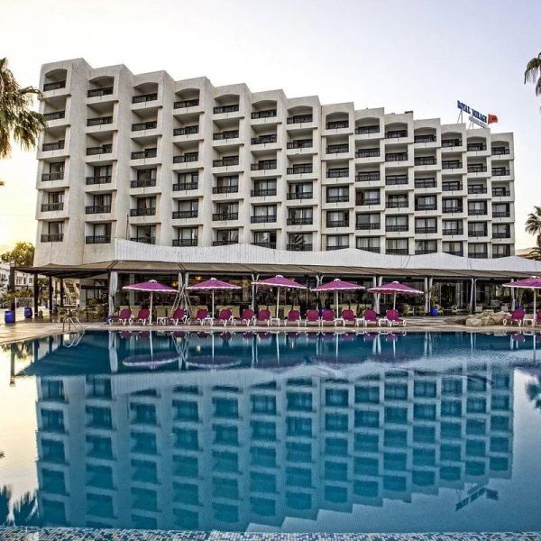 Royal Mirage (ex Beach Albatros)