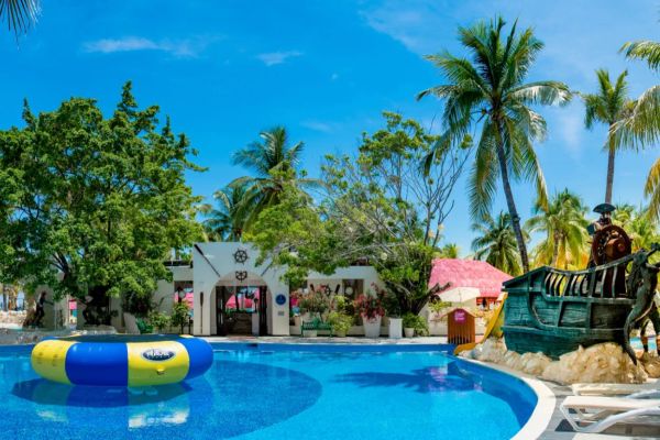 Grand Oasis Palm