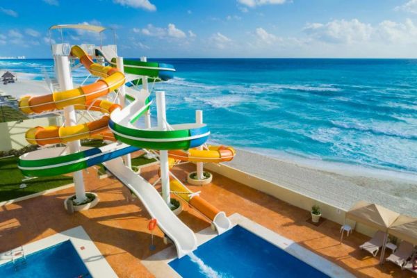 Crown Paradise Club Cancun