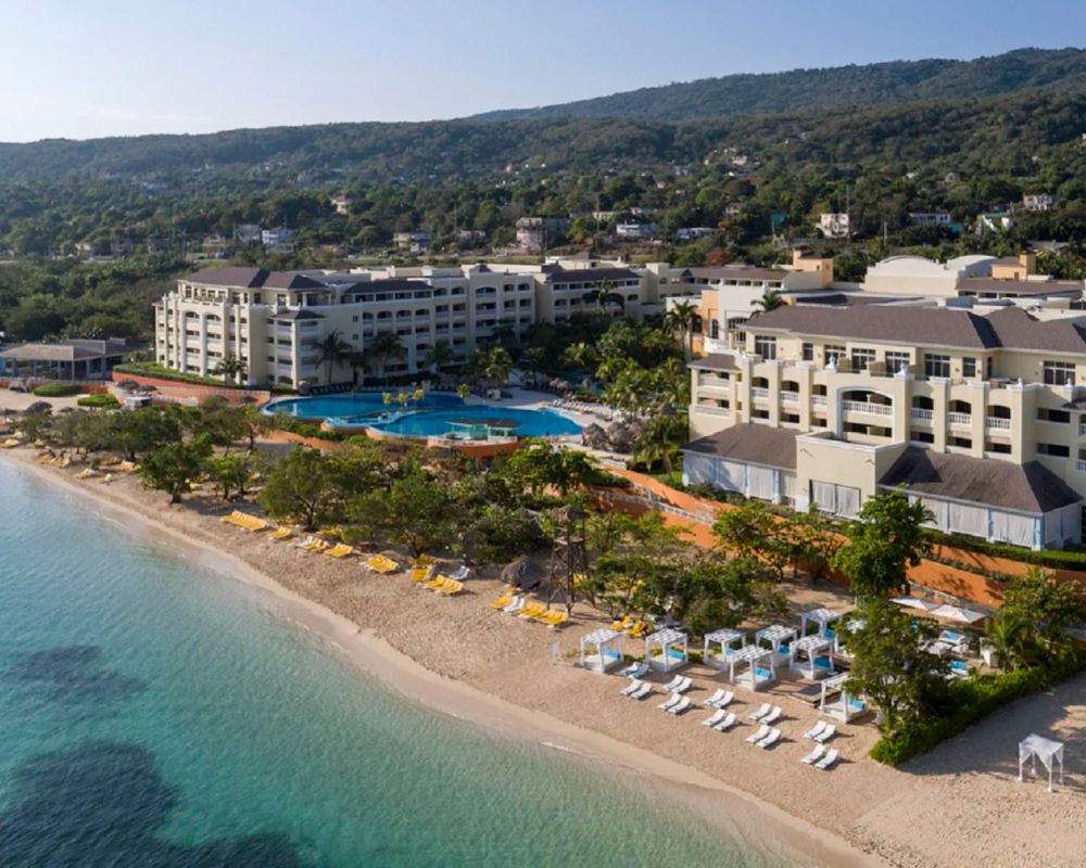 Iberostar Waves Rose Hall Beach