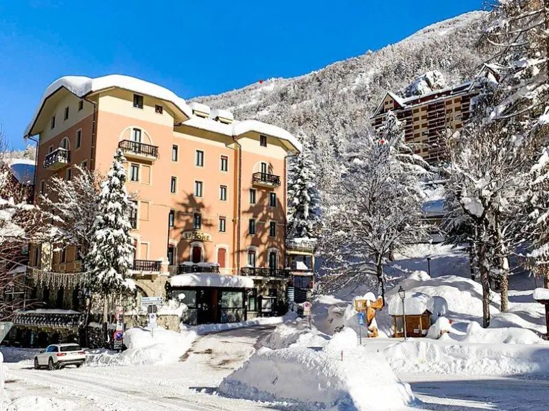 Limone Palace