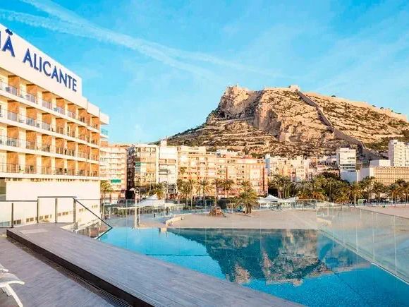 The Level at Melia Alicante