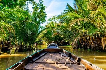 Wietnam w słomkowym kapeluszu