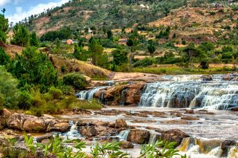 Kraina wodospadów i lemurów
