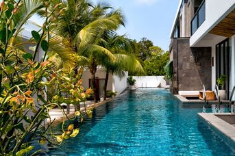 7+7: Long Set Resort