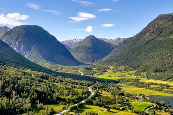 Przez krainę troli - statkiem i pociągiem
