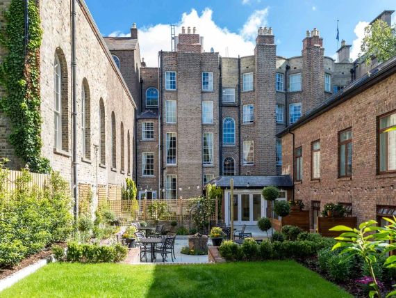 Stauntons on the Green