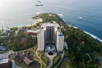 Araliya Beach Resort Spa