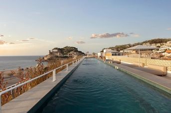 Elisabeth by the Sea