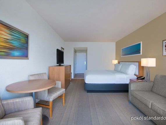 Holiday Inn Aruba 4*