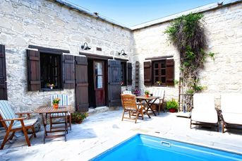 Leonidas Village Houses