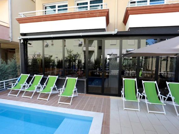 Alvin Comfort 4*