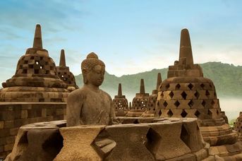 7+7: Śnij na Jawie, tańcz na Bali