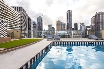 Oaks Hyde Park Suites