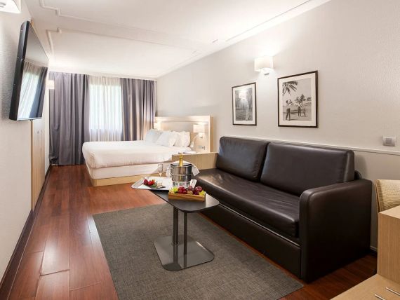 Suites Plaza &amp;amp; Wellness 5*