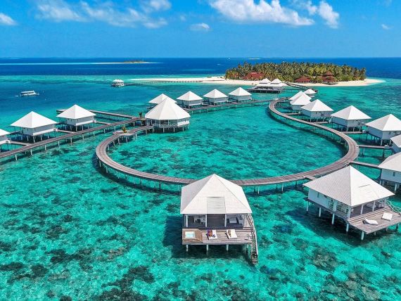 Diamonds Thudufushi Beach & Water Villas