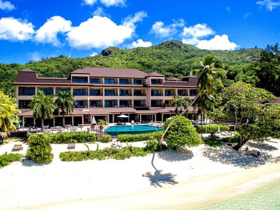 DoubleTree by Hilton Seychelles Allamanda Resort & Spa przy plaży