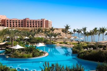 Shangri - La's Al Bandar