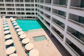 Blue Sea Lagos de Cesar