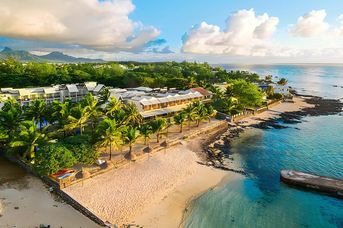 Le Peninsula Bay Beach Resort