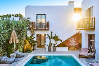 Adorno Beach & Suites