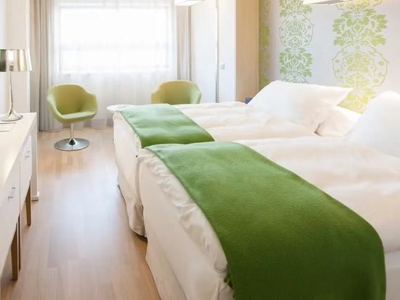 Occidental Praha Five