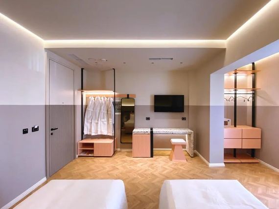 Metro 4*
