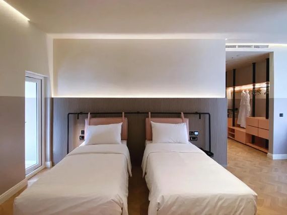 Metro 4*