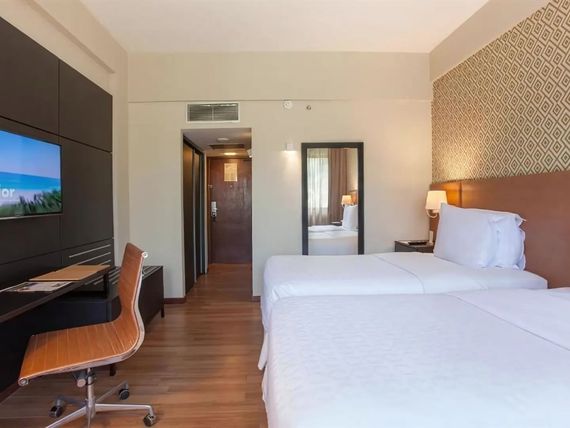 Mercure Salvador Pituba 4*