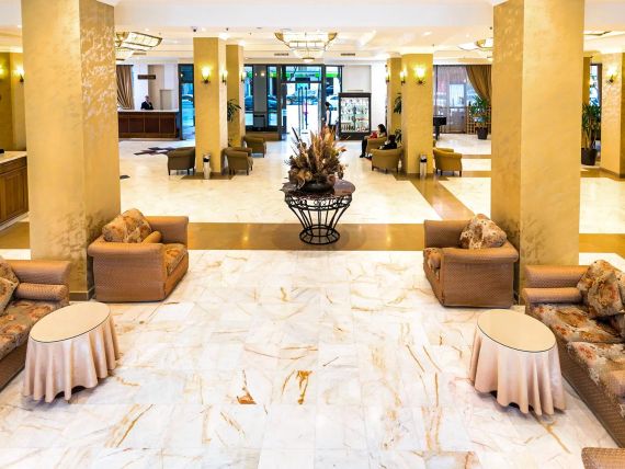 Ani Plaza 4*