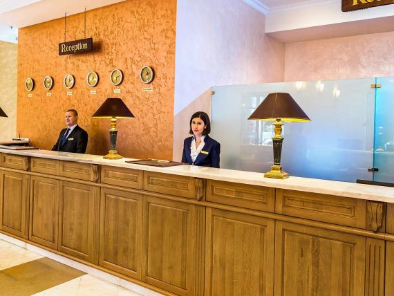 Ani Plaza 4*