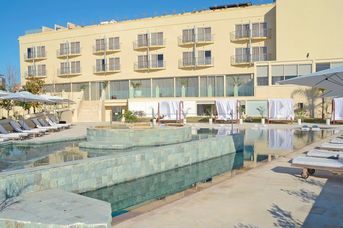 E Hotel Spa and Resort