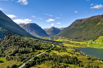 Przez krainę troli - statkiem i pociągiem