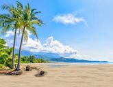 Rajskie plaże w cieniu wulkanów