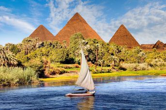 Symbole Egiptu - Nil i Piramidy